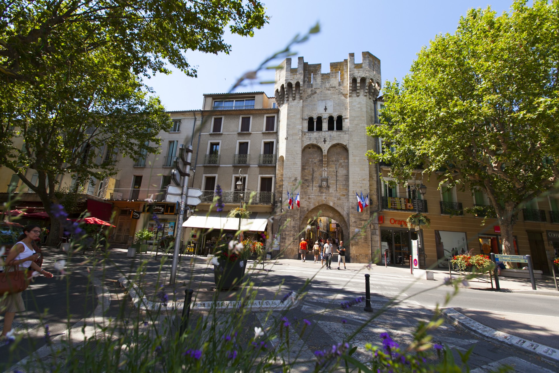 Ruelles et terrasses de la vieille ville de Manosque