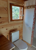 Salle de bain du cabanon - © DR Chambre d'hôtes des Lily Salle de bain du cabanon