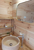 Salle de bain du cabanon - © DR Chambre d'hôtes des Lily Salle de bain du cabanon