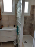 Salle de bain de l appartement - © DR Chambre d'hôtes des Lily c Salle de bain de l appartement