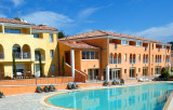 vue extérieure et piscine vue extérieure et piscine