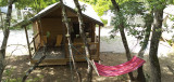 Tente lodge et bois