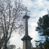 Croix sur le boulevard Maréchal Juin