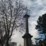 Croix sur le boulevard Maréchal Juin