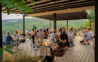 Restaurant de l'Abbaye de Valsaintes_Simiane-la-Rotonde Restaurant de l'Abbaye de Valsaintes_Simiane-la-Rotonde