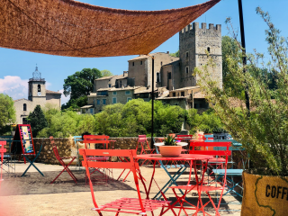 Terrasse vue sur le château