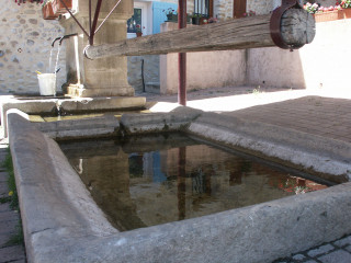 Lavoir de la placette à Oraison