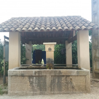 Fontaine et lavoir du Hameau des Blancs