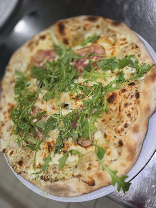 Pizza chèvre miel Senzo Manosque Pizza chèvre miel Senzo Manosque