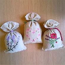 sachets_tissus_brodes_provence.jpg