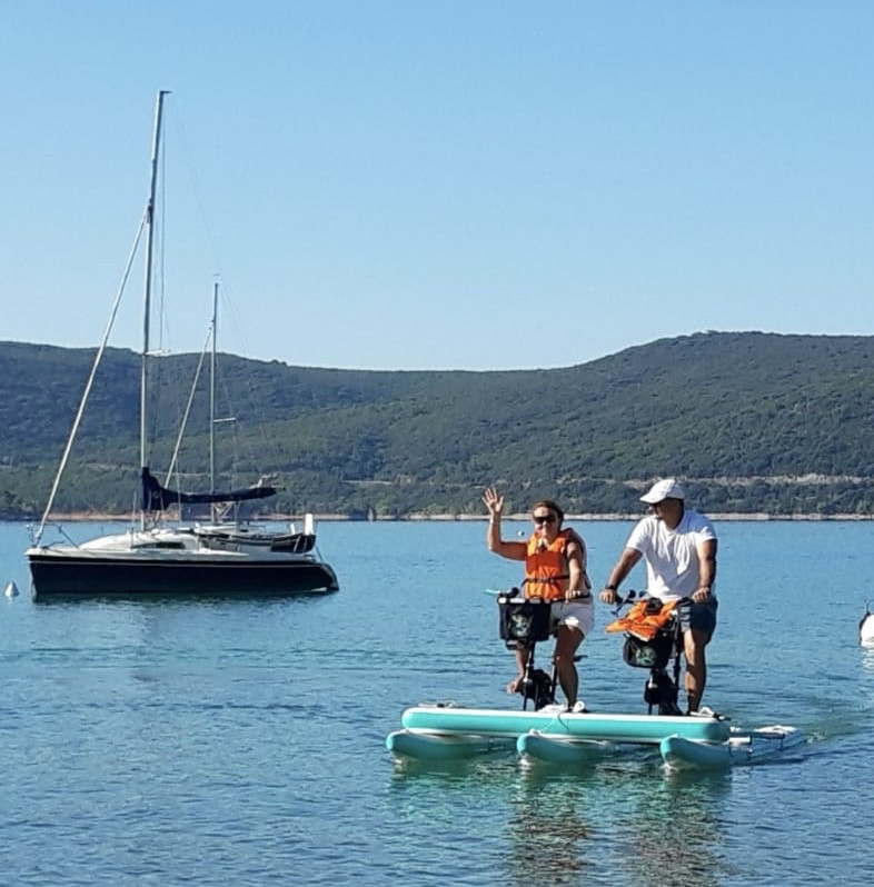 Waterbike couple - © @Waterbike Verdon Waterbike couple