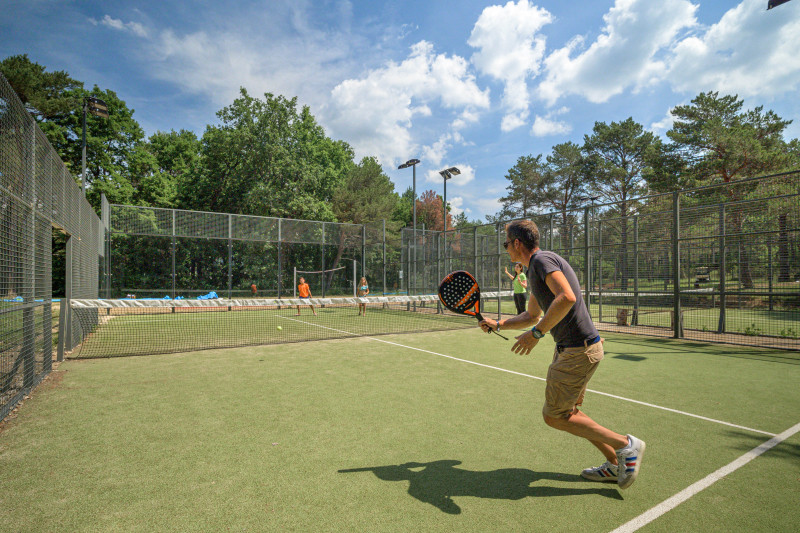 Terrain de padel tennis - © DR Cielavillage Farigoulette Terrain de padel tennis