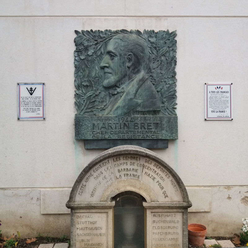 Stèle Martin Bret