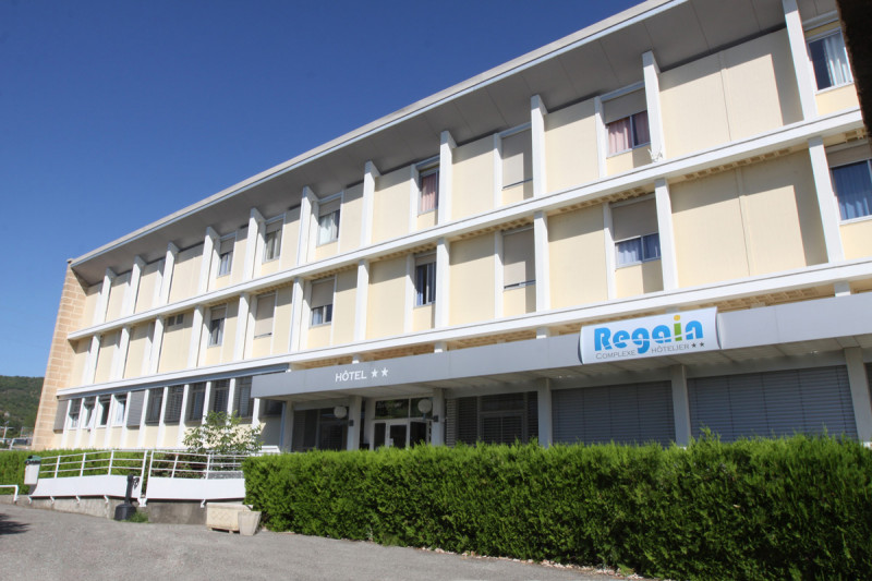 Hôtel Regain** (53 chambres)