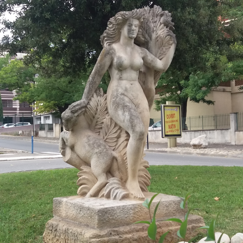Statue 