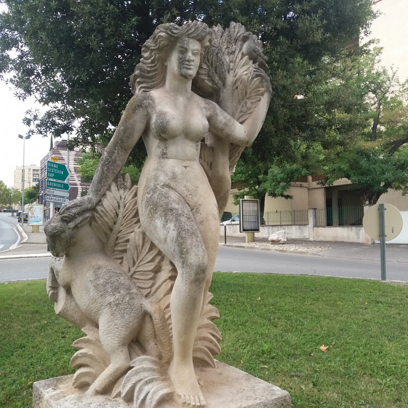 Statue 