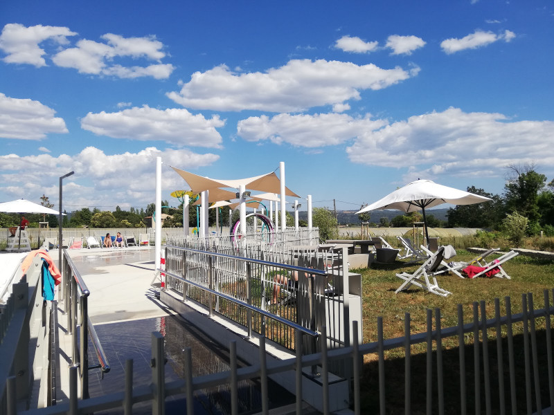 Jeux aquatiques extérieure - © Centre aqualudique l'O-Vive Jeux aquatiques extérieure