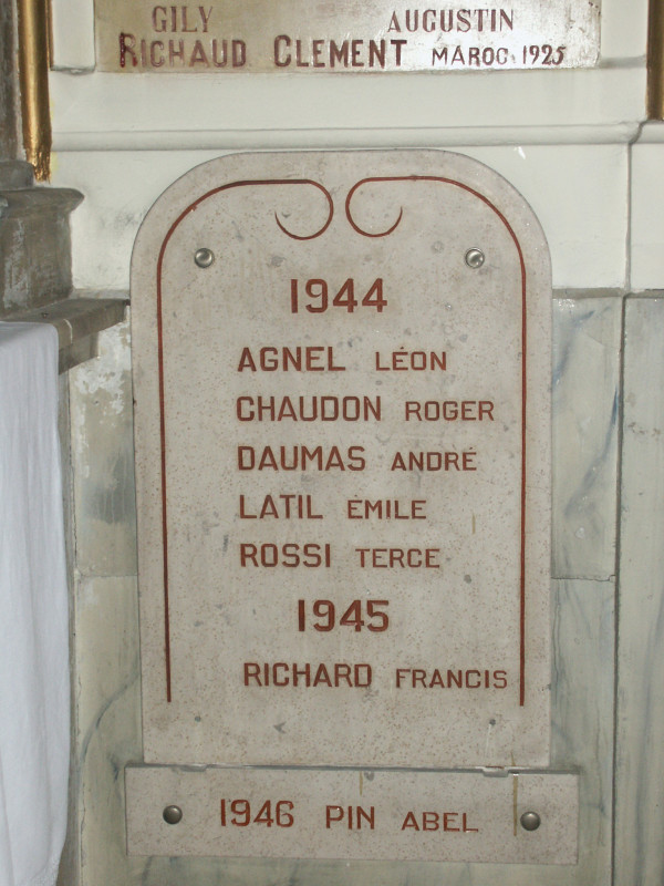 Stèle de l'église Notre Dame du Thor_Oraison - © OTC DLVA Stèle de l'église Notre Dame du Thor_Oraison