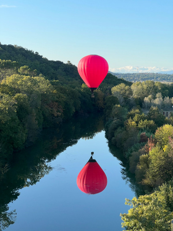 Montgolfière sur l’eau