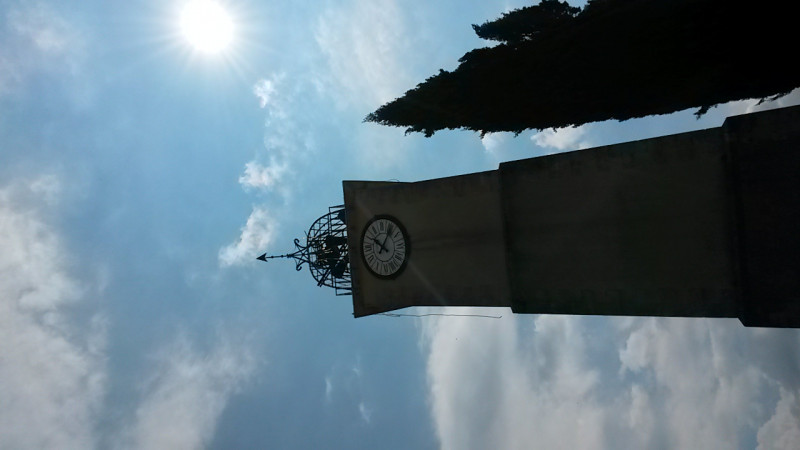 Tour de l'horloge à Villeneuve