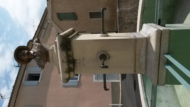 Fontaine Ronde de Villeneuve