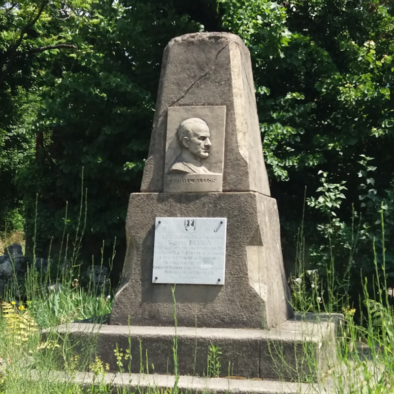 Stèle Gabriel Besson Stèle Gabriel Besson