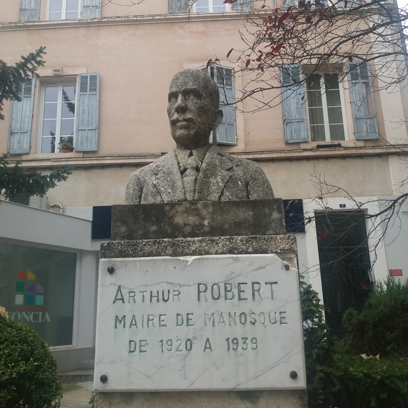 Stèle Arthur Robert