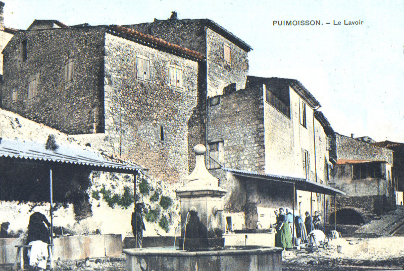 La fontaine et ses lavandières