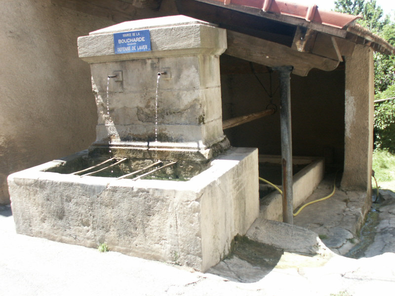Fontaine du Pied de Ville à Oraison - © Office de Tourisme Oraison Fontaine du Pied de Ville à Oraison