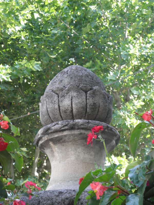 Haut de la fontaine de la place JMG Itard - © Bureau d'Information Touristique Oraison Haut de la fontaine de la place JMG Itard