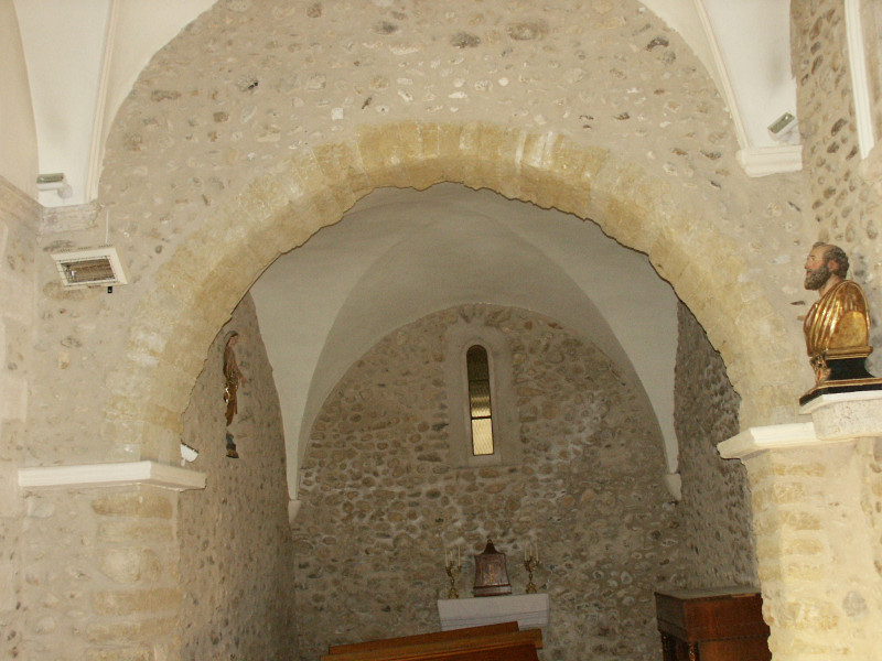 Voûte d'arrête à l'église Saint Pierre du Castellet