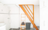 The bathroom shower/la douche de lasse de bain