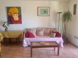 Le salon (vue sur le lac du canapé)