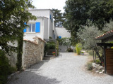 Cour et entrée du studio