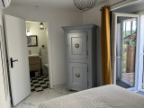 Côté chambre et salle d'eau