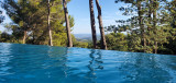 Piscine à débordement