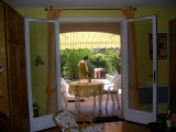 Vue sur terrasse et jardin