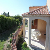Vue sur terrasse couverte
