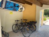 Abri vélos + local