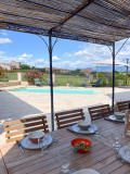 Coin repas extérieur et piscine Coin repas extérieur et piscine