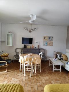 la salle vue du coin chambre