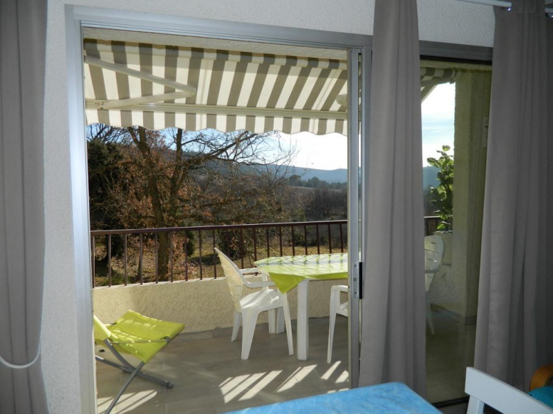 Vue sur  le balcon/extérieur