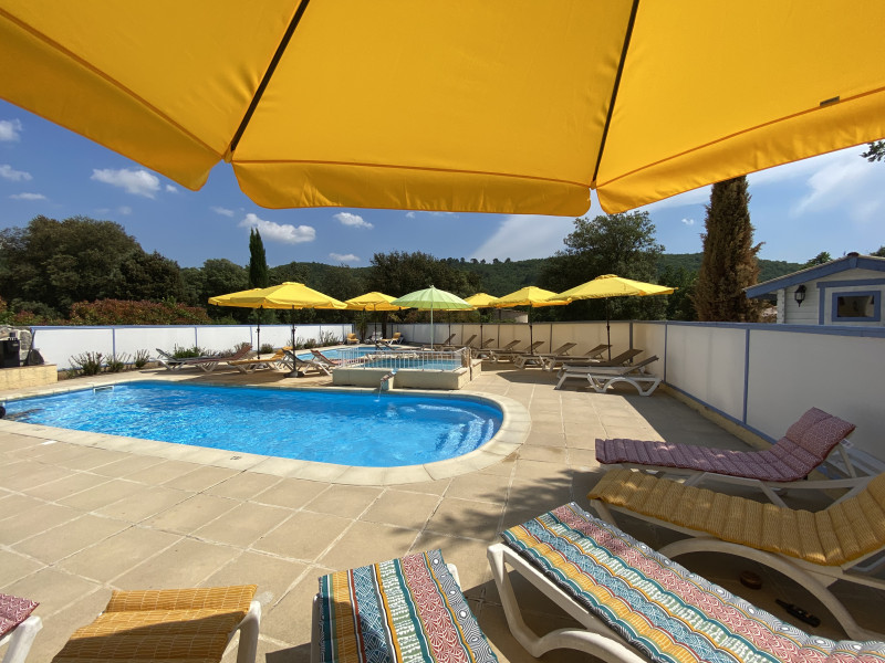 Piscines et transats