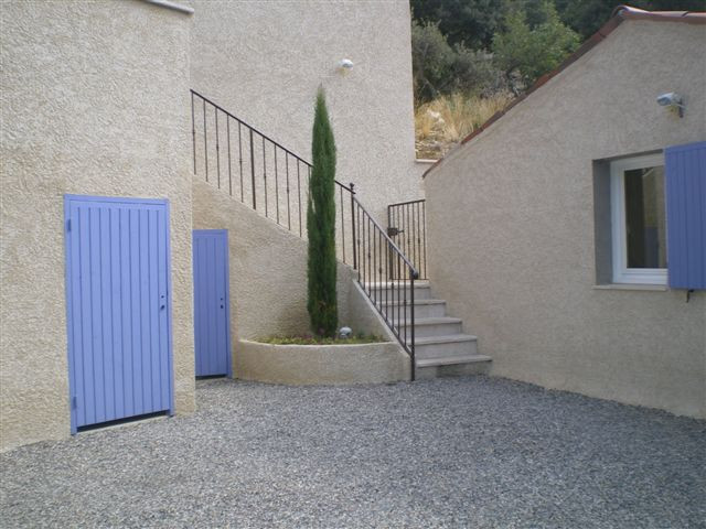 Accès piscine et cuisine d'été