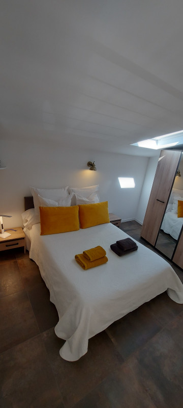 Chambre lit 140*190 - © LES SEIGNEURS Chambre lit 140*190