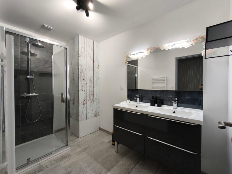 Salle d'eau - © Le Lavandin Salle d'eau