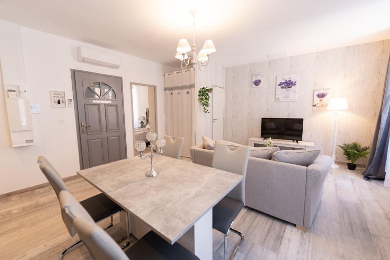 Salon - © DR_Caparros elodie Salon