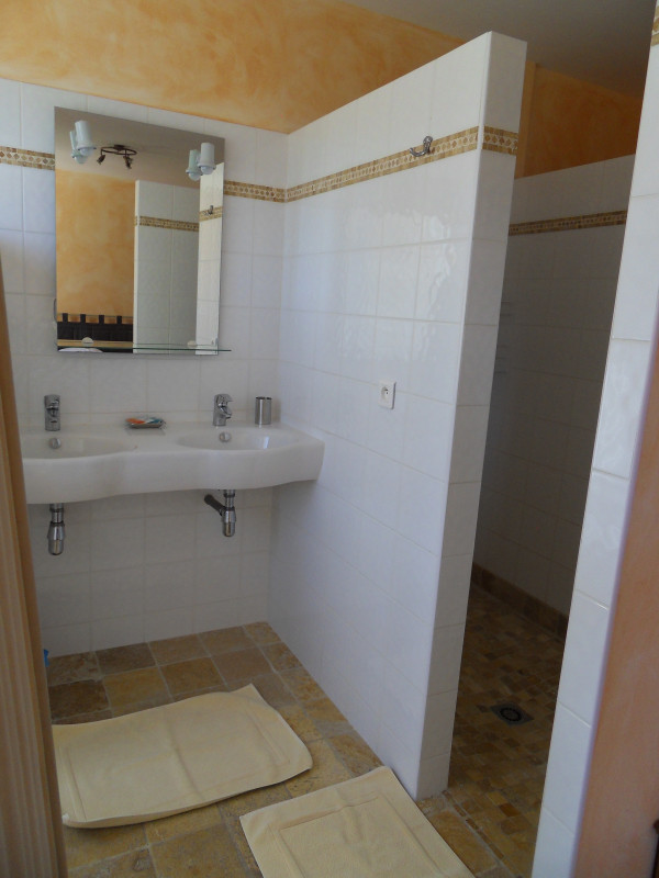 1 salle d'eau 1 salle d'eau