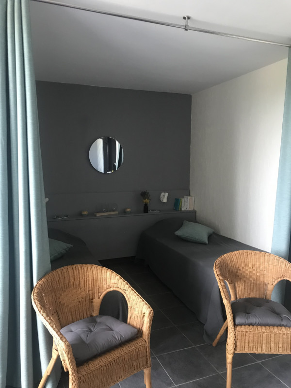 Espace nuit. 2 lits de 90 cm (pouvant se rapprocher) / literie très confortable Espace nuit. 2 lits de 90 cm (pouvant se rapprocher) / literie très confortable