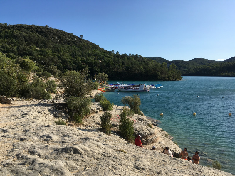 Lac d'Esparron tout près